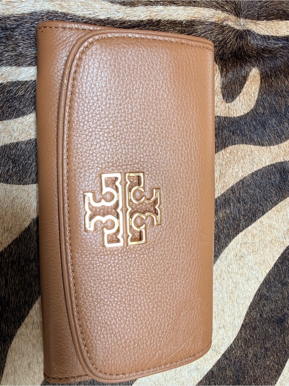 Tory Burch Caramel Pebbled Leather Continental Wallet with Gold Logo